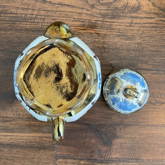 Ornate Gold Blue and White Teapot with 6 Matching Tea Plates - Picture 11 of 16